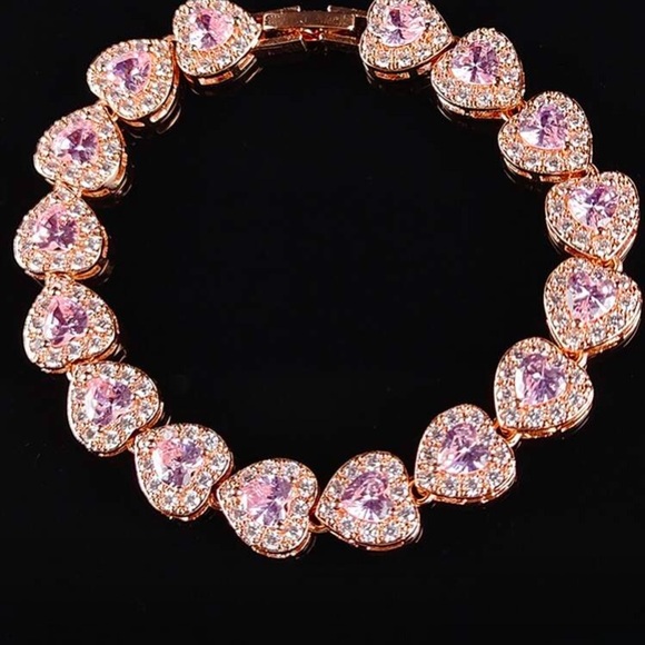 Elegant Rose Gold Heart Bracelet - Picture 2 of 4